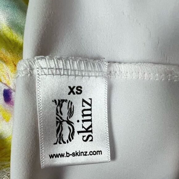 B-SKINZ WOMENS LINED GOLF SKORTS WHITE WITH MULTICOLORED PATTERN SIZE XS - Picture 4 of 10